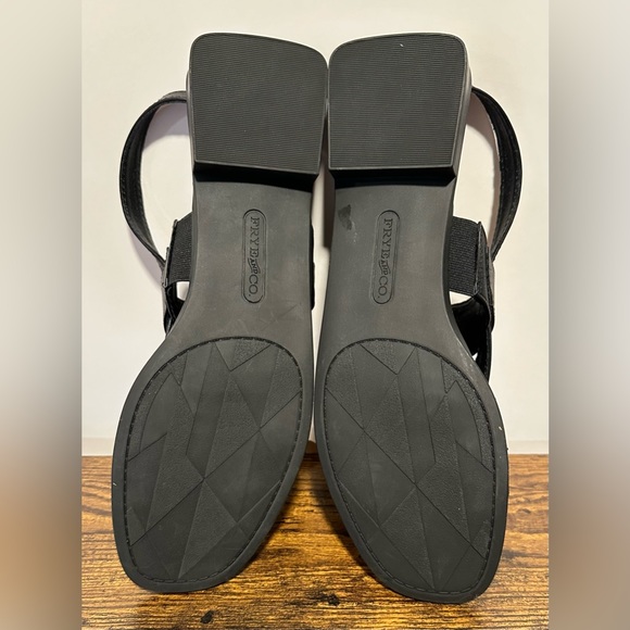 Frye and Co Black Cassia Adjustable Strap Flat Sandals NWT Various Sizes - Picture 7 of 8